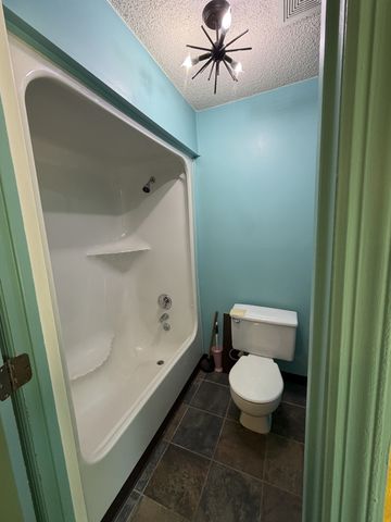 1045 Highland Dr, Dickson, TN 37055