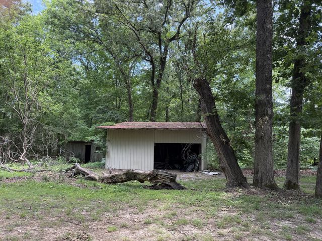 1045 Highland Dr, Dickson, TN 37055