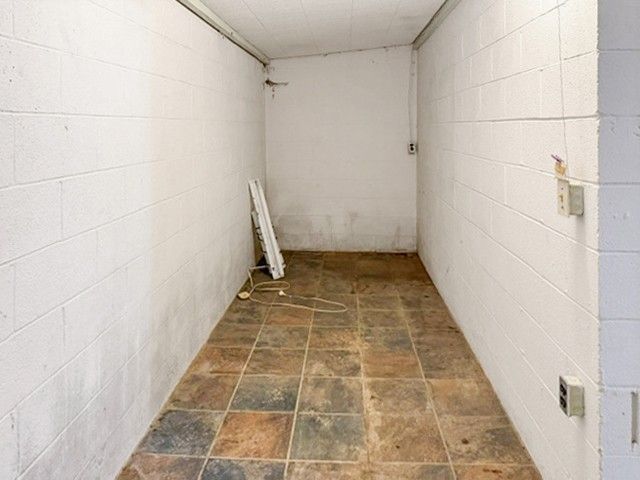 1045 Highland Dr, Dickson, TN 37055