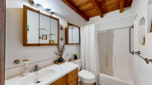 1220 Morris Street NE, Albuquerque, NM 87112