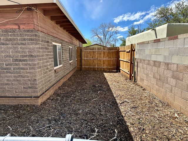 1220 Morris Street NE, Albuquerque, NM 87112
