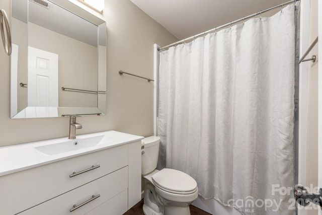 8308 Knights Bridge Road, Charlotte, NC 28210