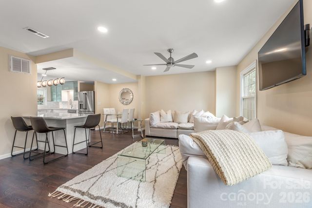 8308 Knights Bridge Road, Charlotte, NC 28210