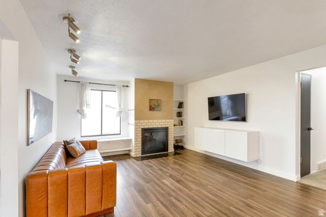 359 E 700 S, Farmington, UT 84025