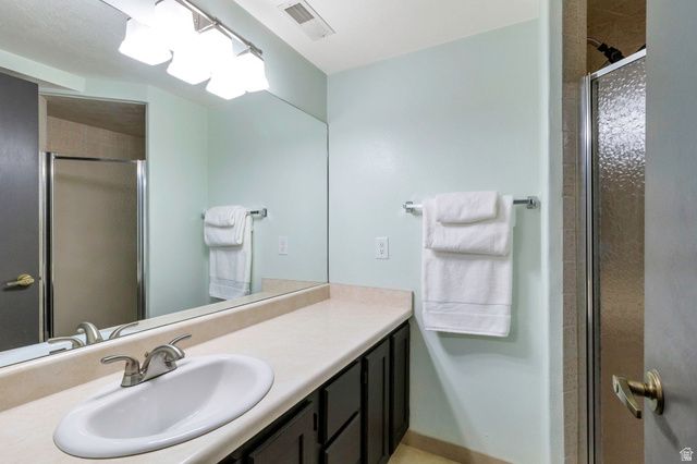 359 E 700 S, Farmington, UT 84025