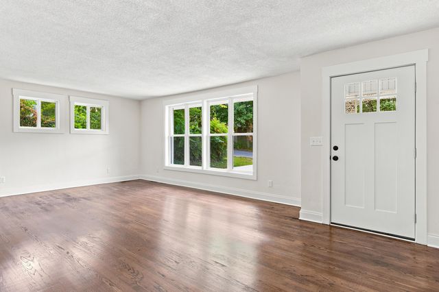 842 Brookfield Avenue, Chattanooga, TN 37412