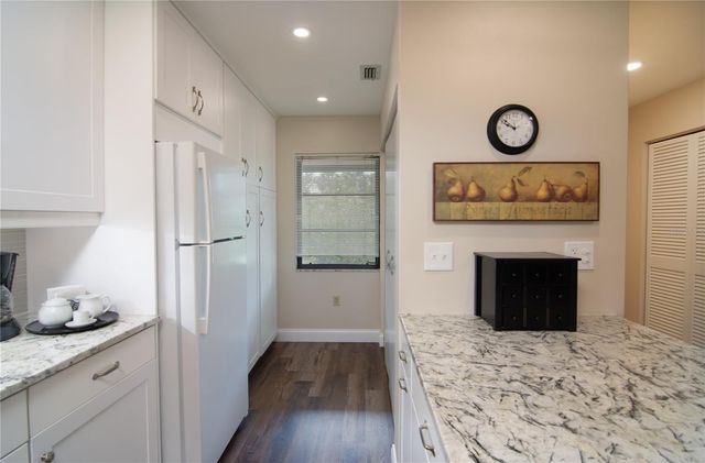 5635 GOLF POINTE DRIVE 101, Sarasota, FL 34243