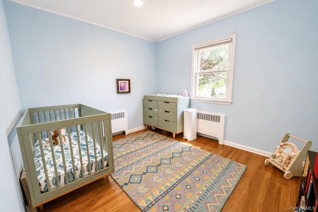 8 Seneca Avenue, White Plains, NY 10603