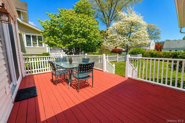 8 Seneca Avenue, White Plains, NY 10603