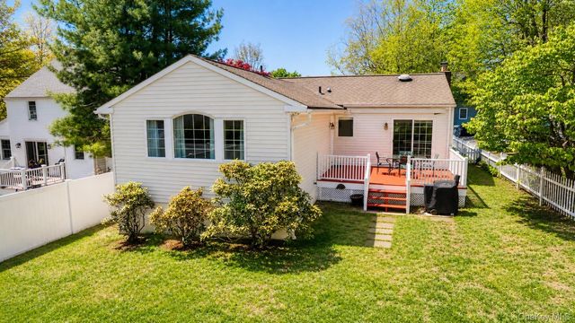 8 Seneca Avenue, White Plains, NY 10603