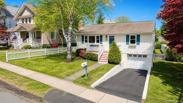 8 Seneca Avenue, White Plains, NY 10603