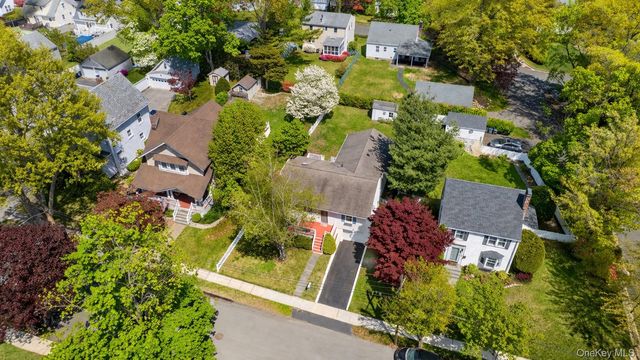 8 Seneca Avenue, White Plains, NY 10603