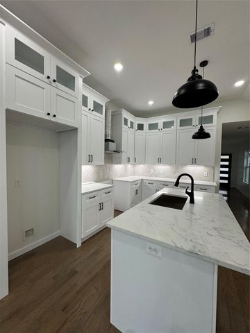 923 Adele Street, Houston, TX 77009