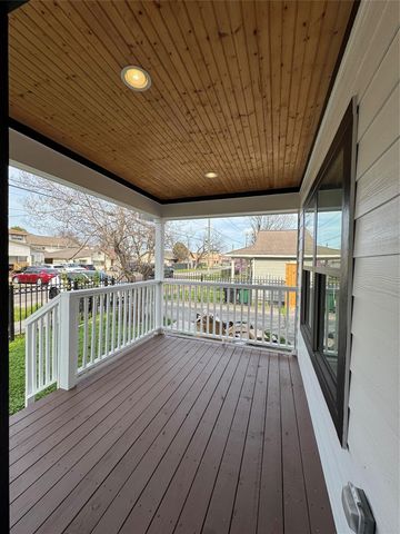 923 Adele Street, Houston, TX 77009