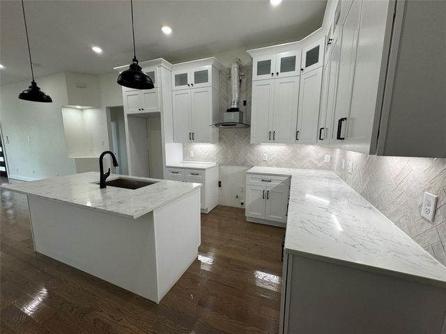 923 Adele Street, Houston, TX 77009