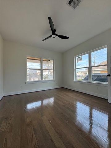 923 Adele Street, Houston, TX 77009