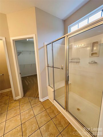 8419 Heron Glen Drive, Charlotte, NC 28269