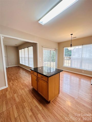 8419 Heron Glen Drive, Charlotte, NC 28269