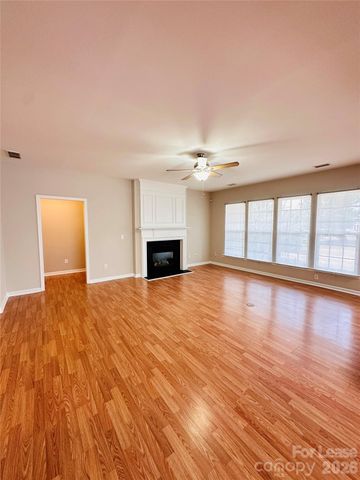 8419 Heron Glen Drive, Charlotte, NC 28269