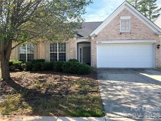 8419 Heron Glen Drive, Charlotte, NC 28269