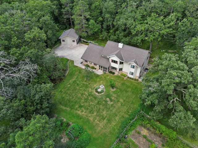 W361S4901 Wildflower COURT, Dousman, WI 53118