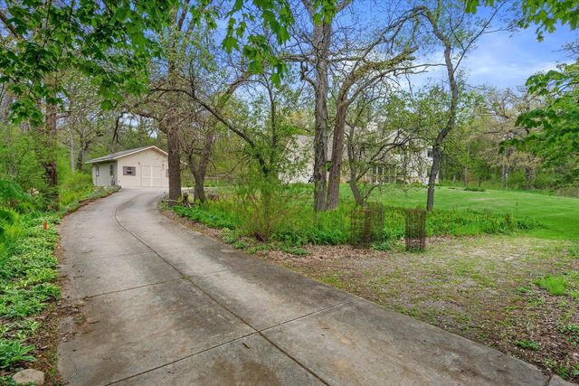 W361S4901 Wildflower COURT, Dousman, WI 53118