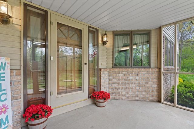 W361S4901 Wildflower COURT, Dousman, WI 53118