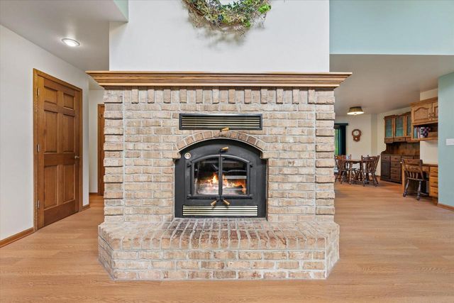 W361S4901 Wildflower COURT, Dousman, WI 53118