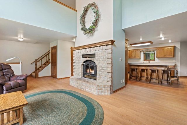 W361S4901 Wildflower COURT, Dousman, WI 53118