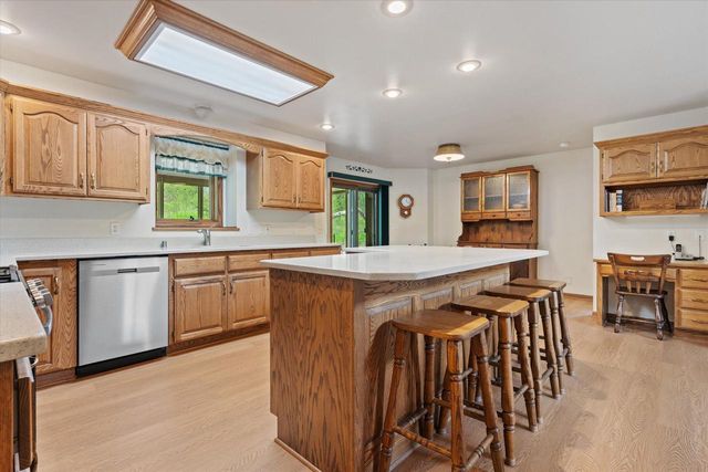 W361S4901 Wildflower COURT, Dousman, WI 53118