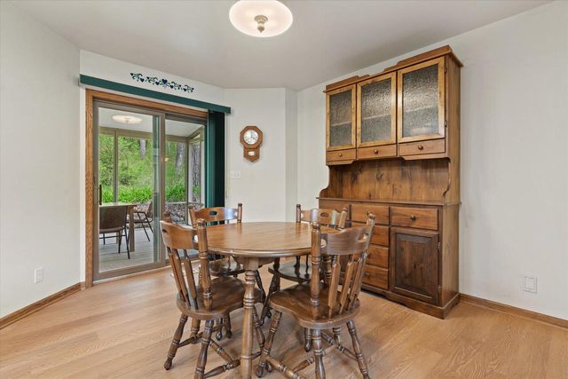 W361S4901 Wildflower COURT, Dousman, WI 53118