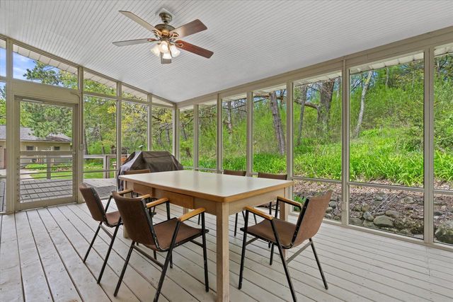 W361S4901 Wildflower COURT, Dousman, WI 53118