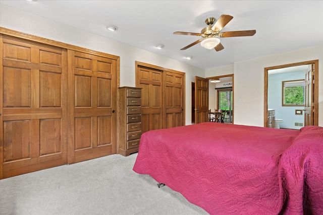 W361S4901 Wildflower COURT, Dousman, WI 53118