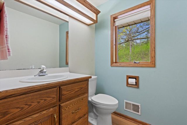 W361S4901 Wildflower COURT, Dousman, WI 53118
