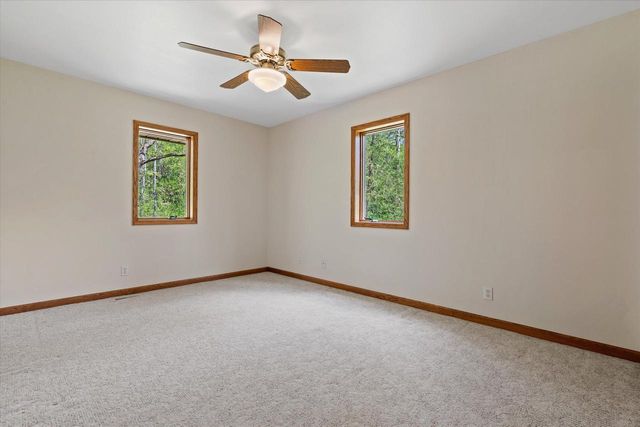 W361S4901 Wildflower COURT, Dousman, WI 53118