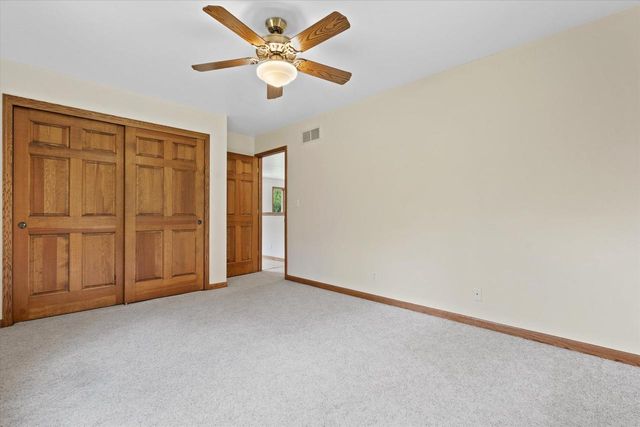 W361S4901 Wildflower COURT, Dousman, WI 53118