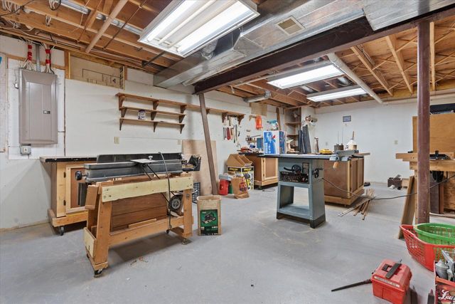 W361S4901 Wildflower COURT, Dousman, WI 53118