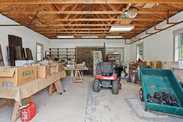 W361S4901 Wildflower COURT, Dousman, WI 53118