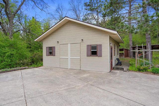 W361S4901 Wildflower COURT, Dousman, WI 53118