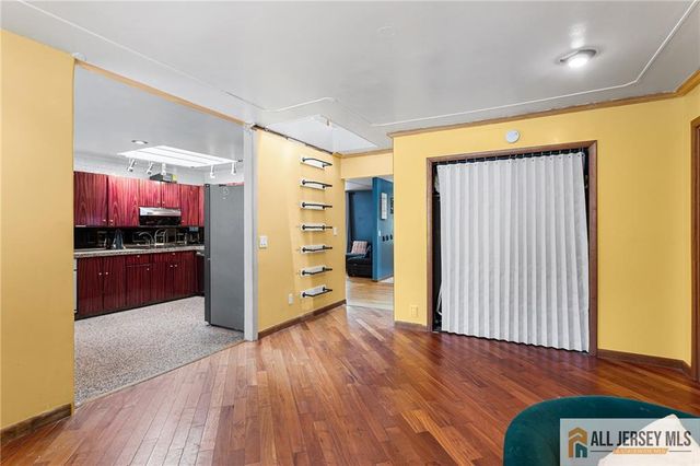 88 Tall Oaks Drive, East Brunswick, NJ 08816
