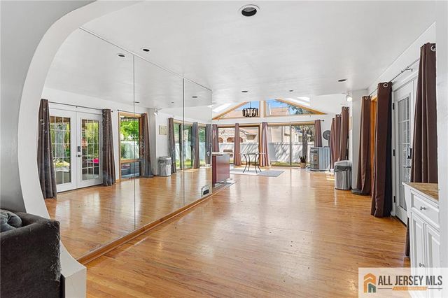 88 Tall Oaks Drive, East Brunswick, NJ 08816