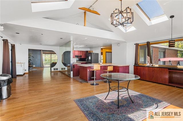 88 Tall Oaks Drive, East Brunswick, NJ 08816
