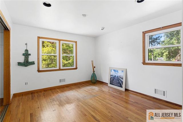 88 Tall Oaks Drive, East Brunswick, NJ 08816