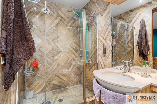 88 Tall Oaks Drive, East Brunswick, NJ 08816