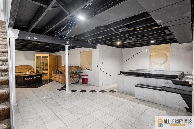 88 Tall Oaks Drive, East Brunswick, NJ 08816