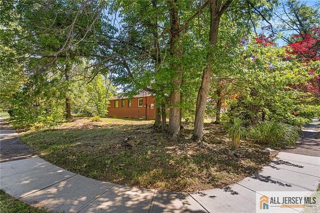 88 Tall Oaks Drive, East Brunswick, NJ 08816