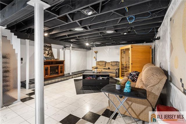 88 Tall Oaks Drive, East Brunswick, NJ 08816