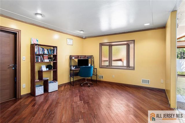 88 Tall Oaks Drive, East Brunswick, NJ 08816