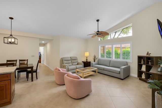 4910 NW 104th Avenue, Coral Springs, FL 33076