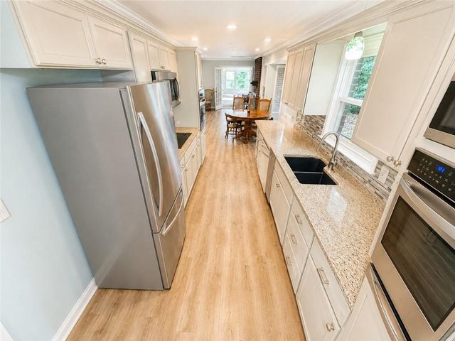 2148 Eastwood Drive SW, Snellville, GA 30078